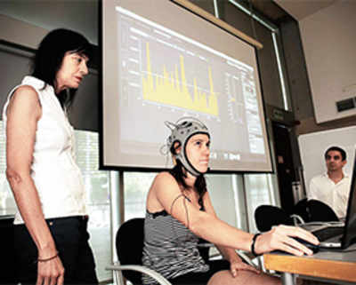 Brain waves to help the disabled communicate