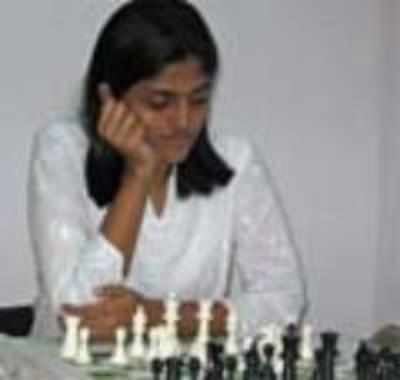 Harika Regains Lead