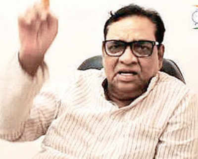 Senior Dalit leader Vijay Kamble quits NCP