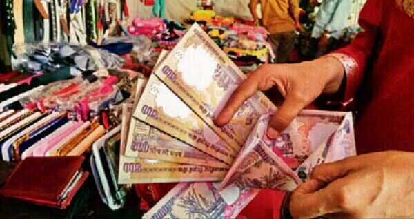 Wallets identical to scrapped currency notes make a splash
