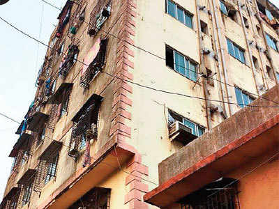 72 families left homeless after BMC demolishes illegal building in Byculla
