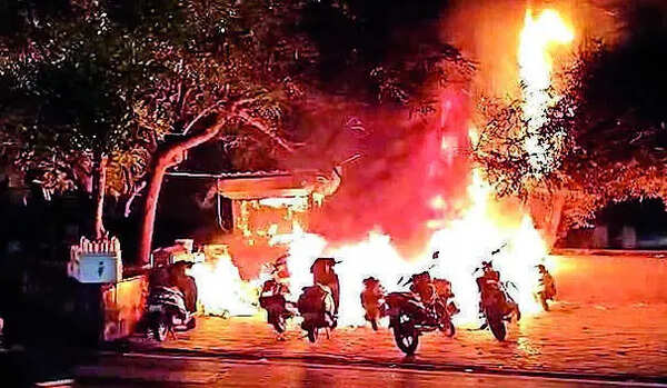 Cylinder blast at tea stall near Iskcon Circle chars nine two-wheelers in Ahmedabad