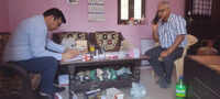 Quack caught in raid in Faridabad, medicines seized from home & clinic