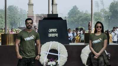 'Force 2': Sonakshi Sinha, John Abraham pay tribute to soldiers at India Gate