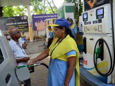 Bengaluru: Fuel prices continue to rise; Petrol sold for Rs 83.51, diesel at Rs 75.32/litre