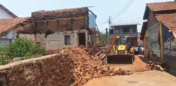 Two killed, one injured after wall collapses in Ajara town; 2 arrested