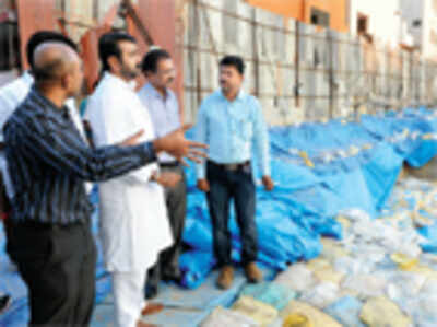 MLA Haris visits buildings damaged by rain havoc