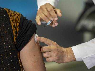 Mumbai reports less than 1000 new coronavirus cases after three days