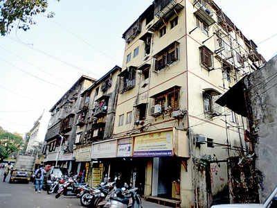 50,000 people in Mumbai are living in a dangerous condition in 14,207 cessed buildings