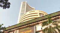 Sensex crashes by 839 points on geopolitical tensions, bank stocks hit badly 