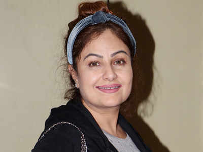 Ayesha Jhulka launches online campaign against animal cruelty
