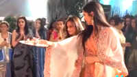 Salman Khan's sister Alvira Khan helps Katrina Kaif perform Ganpati aarti in correct way 