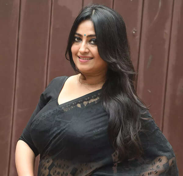Style your tresses right this Pujo