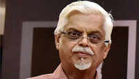 Cyber fraud: Sanjay Baru orders liquor online, loses Rs 24000 