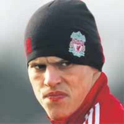 Liverpool's Skrtel suffers broken foot