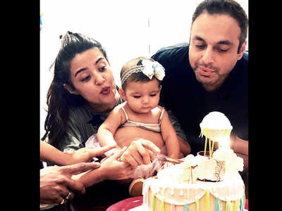Surveen Chawla and Akshay Thakker celebrate daughter Eva's six-month birthday
