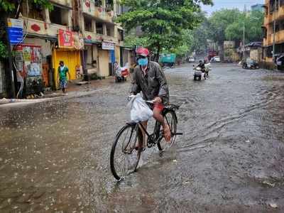 Heavy rains continue to lash Mumbai and adjoining suburbs