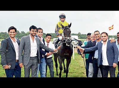 Cheerful moments brighten dull racing