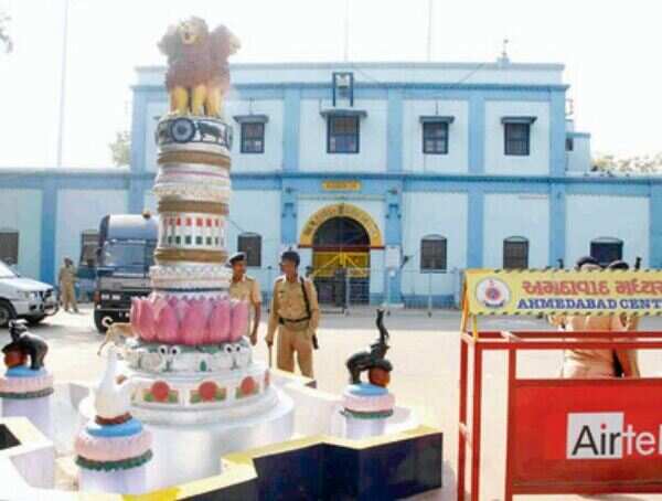 Demonetisation effect: Sabarmati jail's inmate seeks bail to exchange notes
