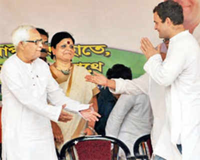 Buddhadeb shares stage with Rahul, calls for ousting Didi