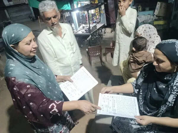 Couples team up on poll pitch in Godhra civic battle