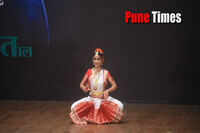 Solo bharatnatyam performance by student at Bharat season 2019 in Pune 