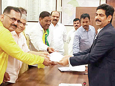 Prakash Ambedkar files papers from Solapur LS seat