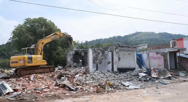 88 structures on Panniyar path razed