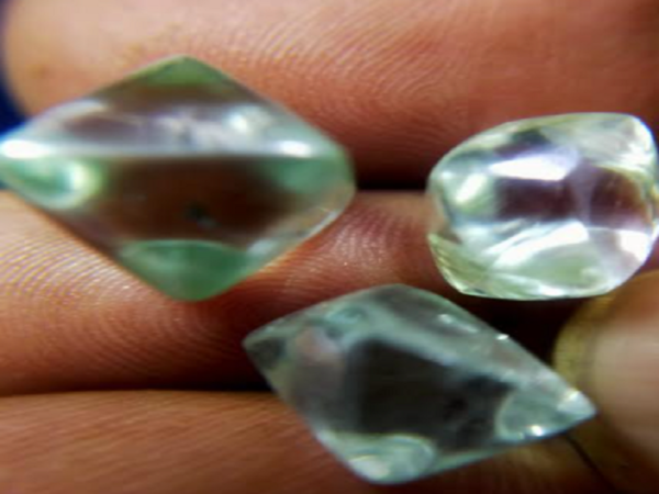 Madhya Pradesh: Glittering Diwali for four diamond diggers of Panna