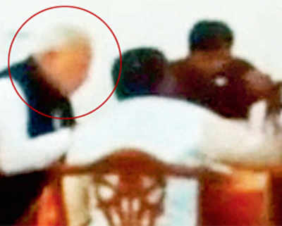 Modi has lunch at Parliament canteen, pays Rs 28 bill