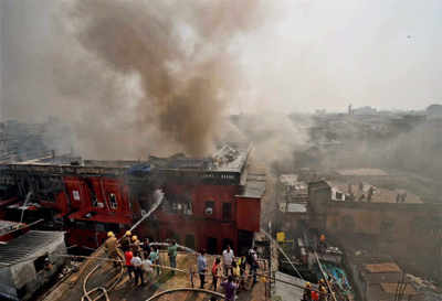 Kolkata: Cracks found on outer walls of burning building