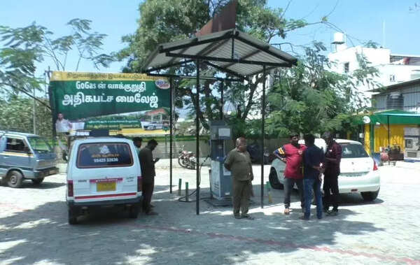 Drivers protest as private gas station in Coimbatore hikes auto LPG price by 20