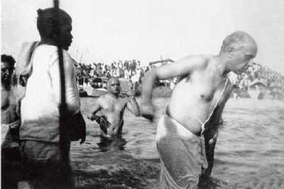 Fact check: Did Jawaharlal Nehru perform 'Kumbh Snan' in 1954?