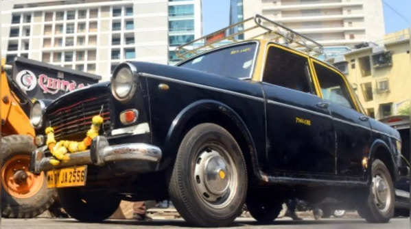 Kaali Peeli taxi: Iconic farewell