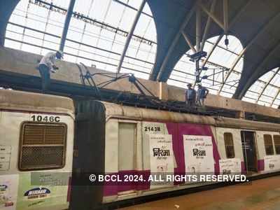 Navi Mumbai: Local train services hit between Thane and Vashi due to pantograph glitch