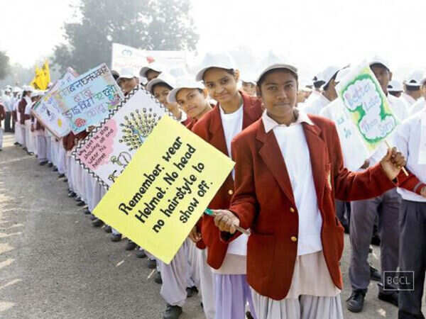Gurgaon Traffic Police organises a rally with school kids