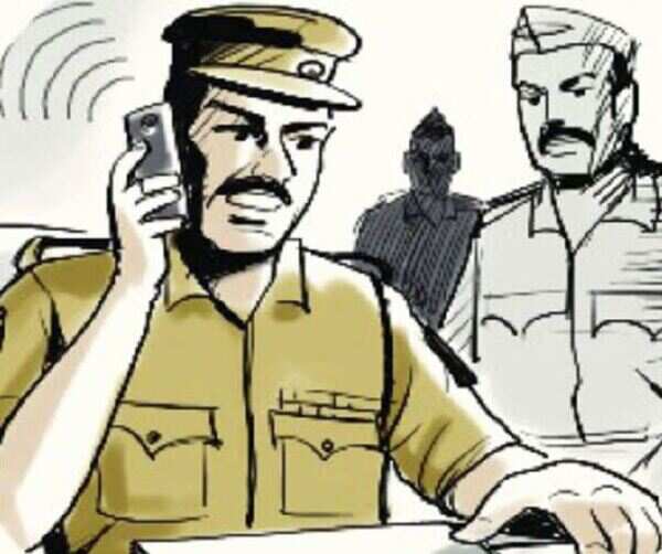 Karnataka: Man kills wife, daughter, hangs self