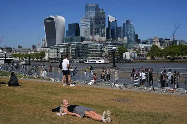 UK weather forecast: Temperatures to fall after bank holiday warm spell across regions