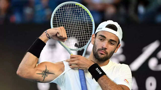 Australian Open: Matteo Berrettini fights off prodigy Carlos Alcaraz to reach fourth round