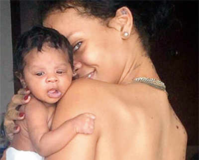 Rihanna, niece go topless