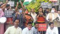 Covid-19: Parents stage protest, beat utensils over school fees issue in UP’s Moradabad 