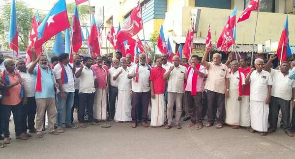 Left parties, VCK protest LPG price hike in Trichy