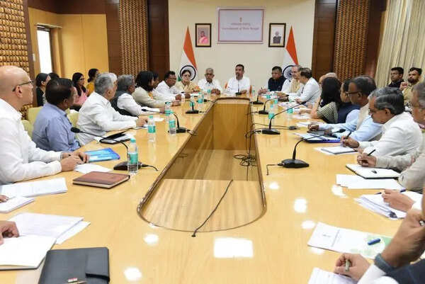 Govt rolls out central projects, will keep old schemes running