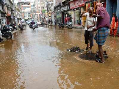 mumbai: BMC cautions citizens against opening manholes to avoid tragedy