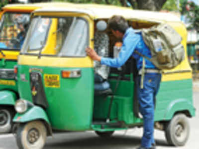 Demanding higher fares on bandh proves costly for auto drivers