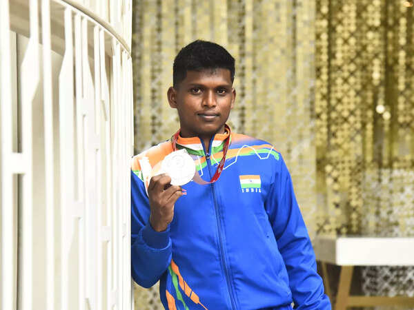 I like both Ajith and Vijay and their films: Mariyappan