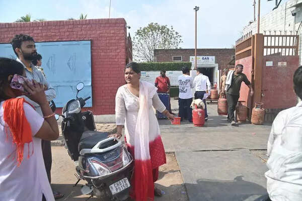 LPG crisis: Despite easing supply, panic bookings continue in Chandigarh
