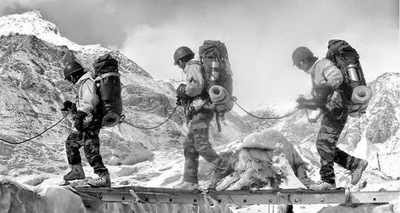 Three soldiers from Karnataka buried in avalanche at Siachen