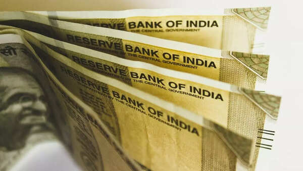 Rs 1.75 crore in cash seized from Vaishali labour officer’s house
