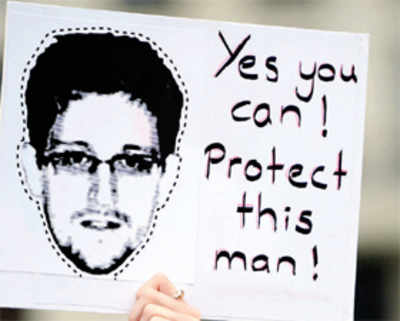 Whistleblower Snowden gets asylum offers from Venezuela, Nicaragua